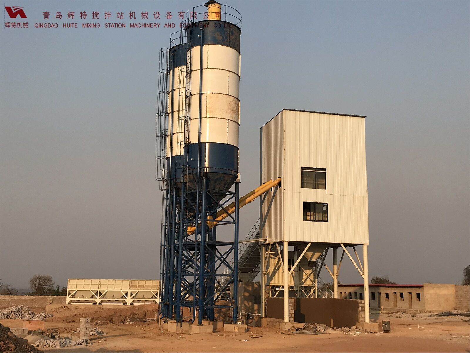 輝特混凝土攪拌站HZS120采用國內(nèi)外知名品牌，大大降低了設備故障率