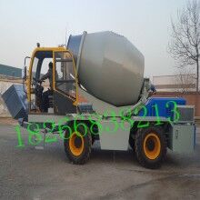 江西新余自動(dòng)上水上料攪拌車(chē)自動(dòng)維水泥護(hù)攪拌車(chē)