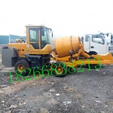 福建福安混凝土自上料攪拌車 建筑工地用攪拌運(yùn)輸車