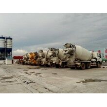 租賃混凝土灌車，攪拌運輸車